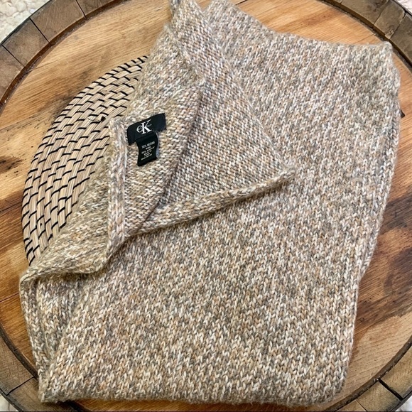 CK Calvin Klein | Peppered Tan Gray White Merino Wool Blend Knit Scarf - Picture 2 of 4